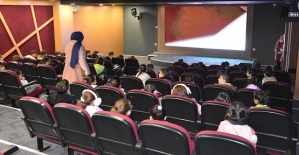Siirt Belediyesi Kadın Yaşam Merkezi’nde Çocuklara Animasyon Gösterimi Düzenlendi