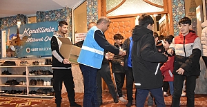 SİİRT BELEDİYESİ ŞEHRİN FARKLI NOKTALARINDA KANDİL SİMİDİ DAĞITTI