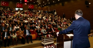 Vali Kızılkaya, “Aile ve Toplumun Mimarı: Kadın” Konferansına Katıldı