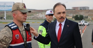 Vali Dr. Kemal Kızılkaya’dan Bayramda Güvenlik Noktalarına Ziyaret