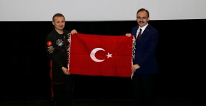 Türkiye’nin İlk Millî Astronotu Alper Gezeravcı, Siirt’te Öğrencilerle Buluştu