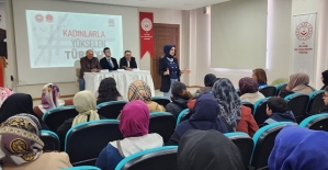 Siirt’te “Kadınlarla Yükselen Türkiye” Konulu Söyleşi Gerçekleştirildi