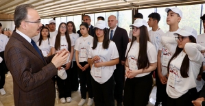 Vali Dr. Kemal Kızılkaya’dan PISA 2025’e Katılacak Öğrencilere Moral Ziyareti