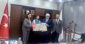 Siirt’te 18 Mart Çanakkale Zaferi Konulu Resim Yarışmasında Başarılı Öğrenciler Ödüllendirildi