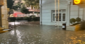 Kurtalan’da Sağanak Hayatı Felç Etti: Belediye Yetersiz Kaldı, Yardım Siirt’ten Geldi