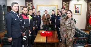 Vali Dr. Kemal Kızılkaya, Polis Haftası Dolayısıyla Emniyet Teşkilatını Makamında Kabul Etti