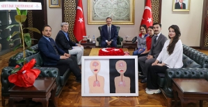 Vali Kızılkaya, TÜBİTAK Bölge Birincisi Öğrencileri Makamında Ağırladı