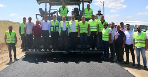 Siirt’te Yol Seferberliği: Grup Köy Yolları Asfaltla Güçleniyor