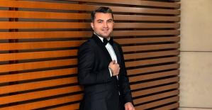 Ferit Evgi: Işığın ve İlhamın Yolculuğu