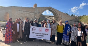 Siirt’te Anneler Günü Etkinliği: 150 Kadın Veysel Karani ve Malabadi Köprüsü’ne Götürüldü