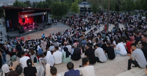 Siirt’te Anneler Günü Coşkusu: Müzik, Sevgi ve Vefa Bir Arada Yaşandı