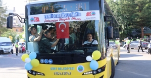 Siirt Belediyesi Ulaşım Filosunu Güçlendirdi: 14 Yeni Otobüs ve 2 Süpürge Aracı Hizmete Girdi