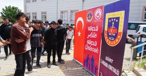 Siirt’te Jandarma–Öğrenci Buluşmasında Hem Eğlence Hem Toplumsal Bilinçlendirme
