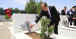 Demokrasi ve Millî Birlik Günü Siirt’te Şehitlik Ziyaretiyle Başladı