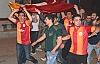 TARAFTARLAR GALATASARAY'IN ŞAMPİYONLUĞUNU KUTLADI