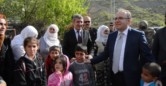 Vali Tutulmaz, Eruh İlçemize Bağlı Köylerde İncelemelerde Bulundu