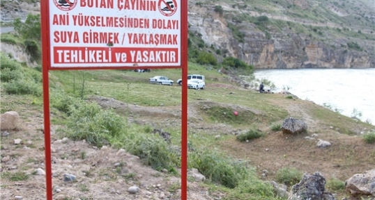 Vatandaşlar Botan Çayı'nda Piknik Yapmaya Devam Ediyor