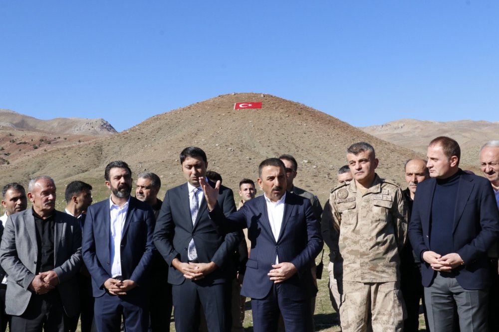 2047 Rakımlı Çemikari Yaylasında Kara Kovan Bal Sağım Töreni Yapıldı